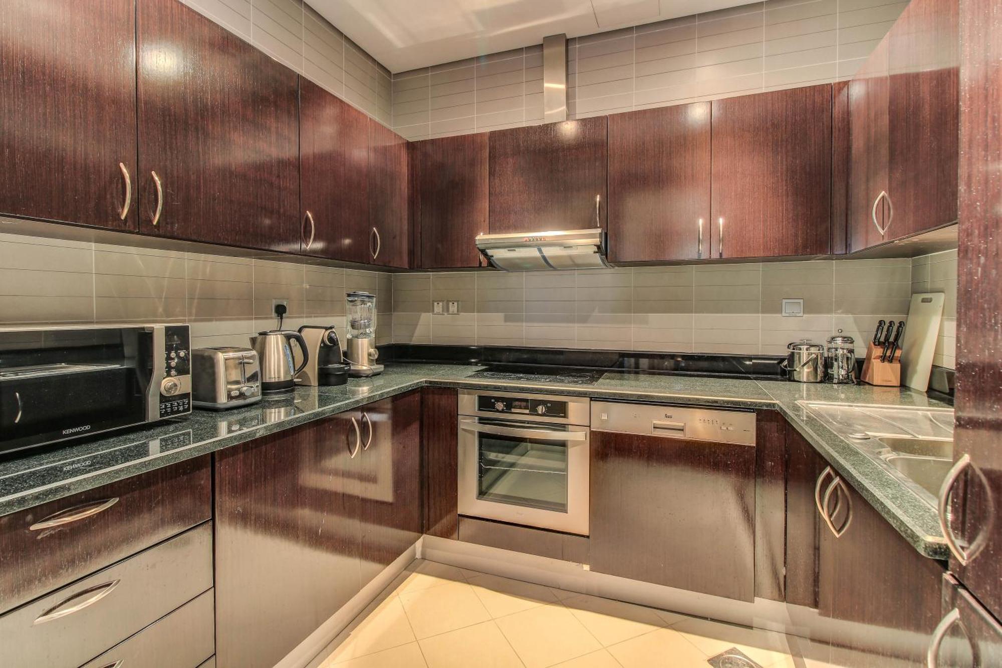 Luxe Getaways Royal Amwaj Palm Jumeirah Resort Apartment Holiday Home Дубай Экстерьер фото