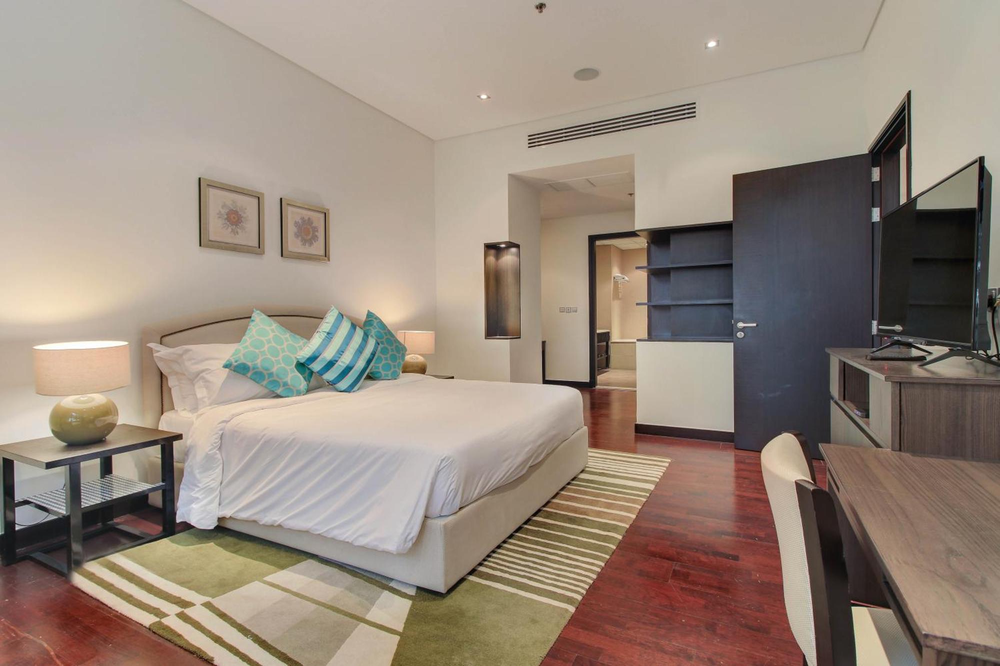 Luxe Getaways Royal Amwaj Palm Jumeirah Resort Apartment Holiday Home Дубай Экстерьер фото