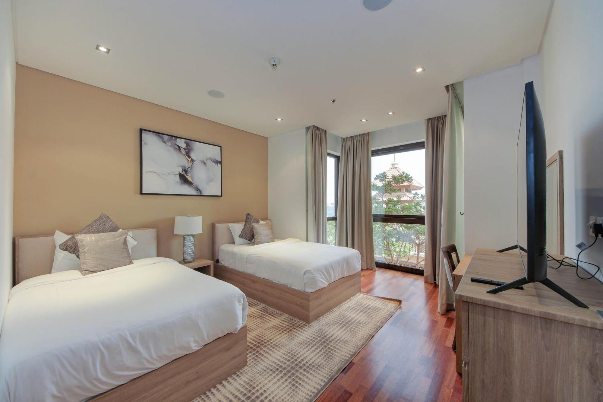 Luxe Getaways Royal Amwaj Palm Jumeirah Resort Apartment Holiday Home Дубай Экстерьер фото