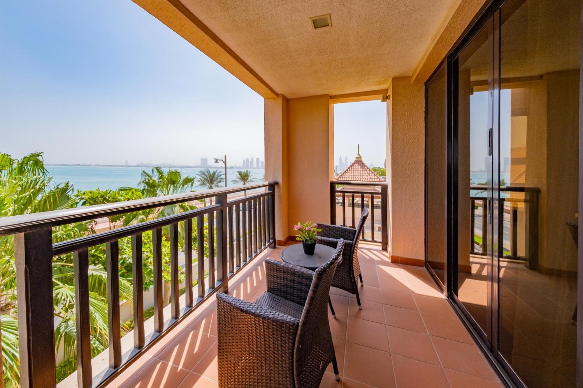 Luxe Getaways Royal Amwaj Palm Jumeirah Resort Apartment Holiday Home Дубай Экстерьер фото