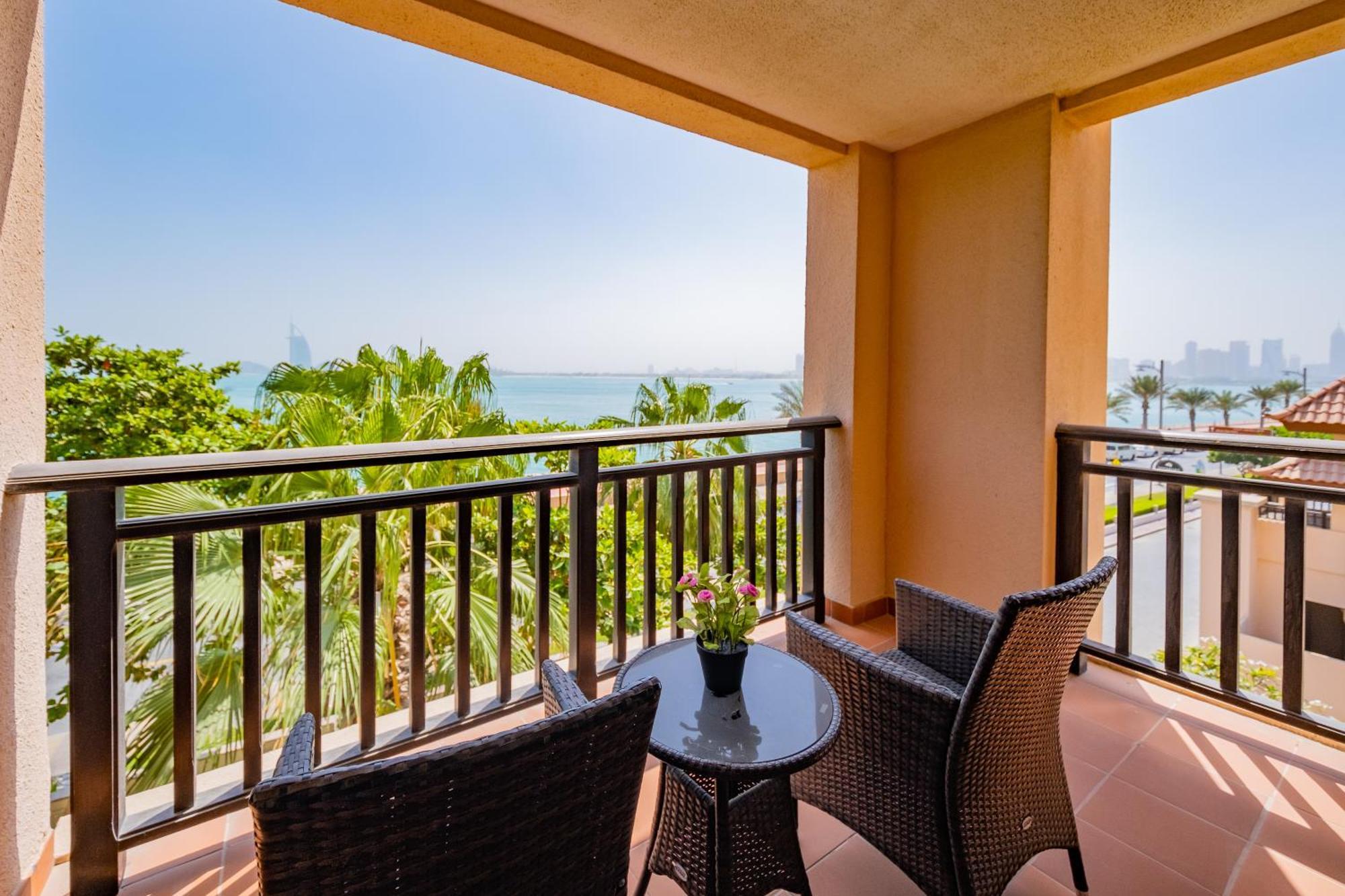 Luxe Getaways Royal Amwaj Palm Jumeirah Resort Apartment Holiday Home Дубай Экстерьер фото