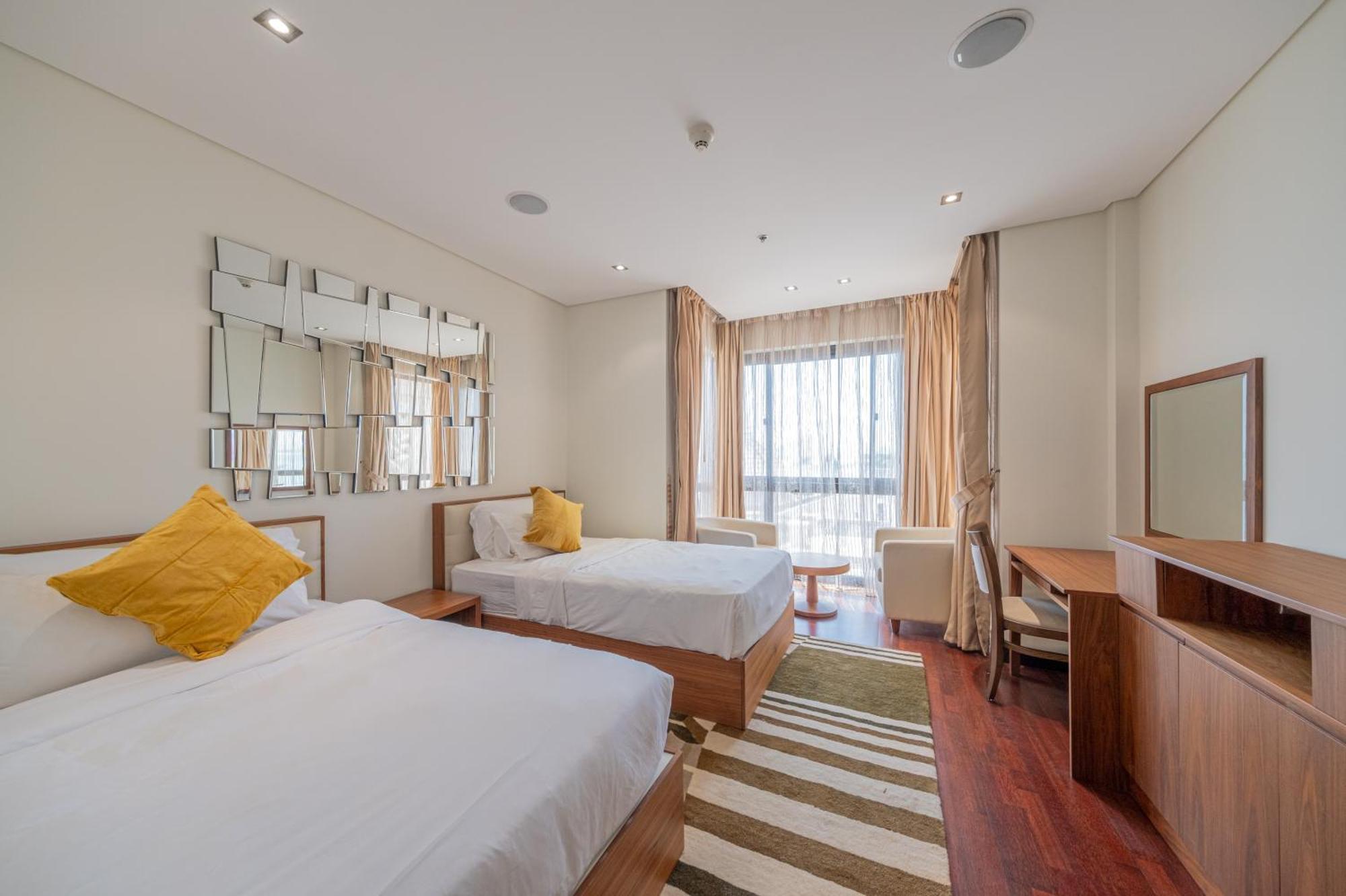 Luxe Getaways Royal Amwaj Palm Jumeirah Resort Apartment Holiday Home Дубай Экстерьер фото