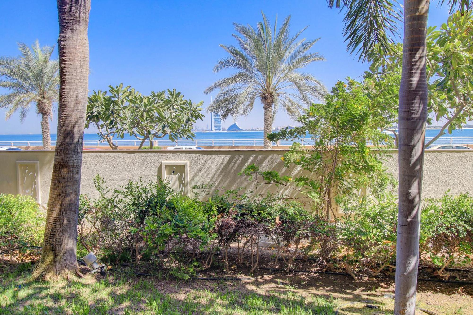 Luxe Getaways Royal Amwaj Palm Jumeirah Resort Apartment Holiday Home Дубай Экстерьер фото